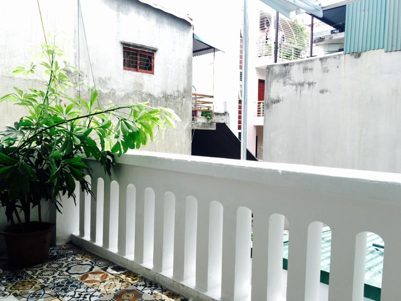 Awa Downtown Hostel Hanoi Exteriör bild