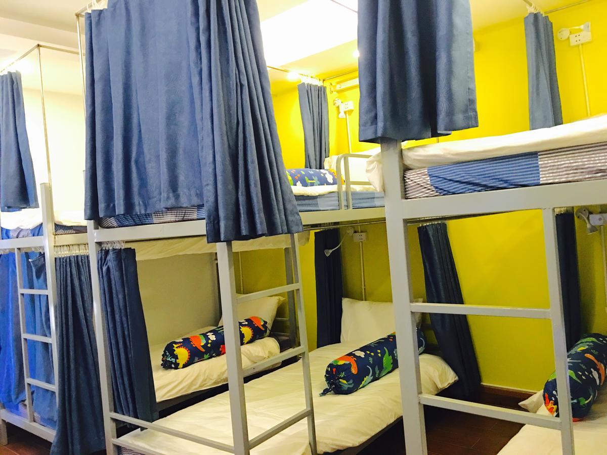Awa Downtown Hostel Hanoi Exteriör bild